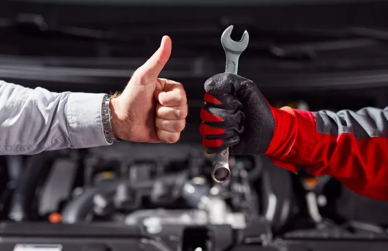 5 Pajisjet që Çdo Servis Automjetesh Duhet t’i Ketë | Vegla Profesionale KEAD